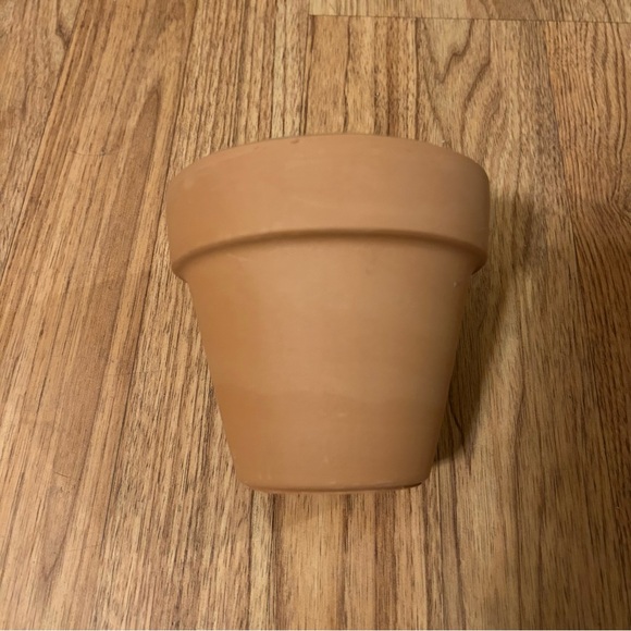 ‼️Terracotta Pot‼️ - Picture 2 of 3